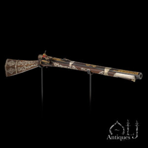 Rare Ottoman Miquelet-Lock Carbine (Short Tüfek) with Raised Gold Damascened Steel and Silver-Inlaid Stock  Ottoman Empire, Balkan Provinces, circa 1800