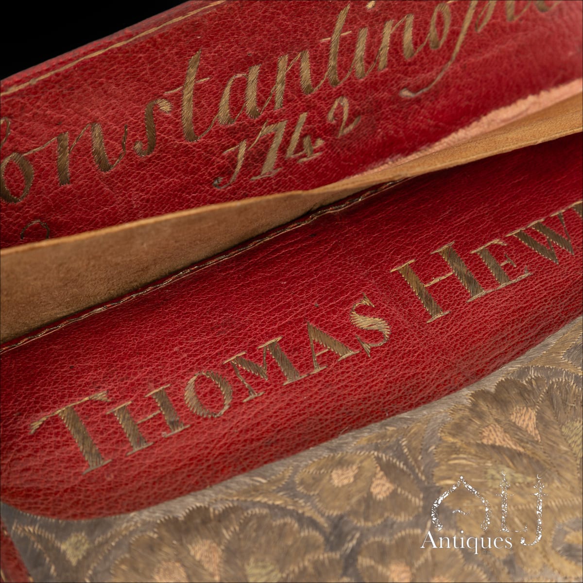 An Exceptional Ottoman Gold, Silver and Polychrome Silk Embroidered Morocco Leather Letter and Document Wallet (Brieftasche), Inscribed "Constantinople 1742" and "Thomas Hewett" Constantinople (Istanbul), Ottoman Empire, Dated 1742 - Image 7
