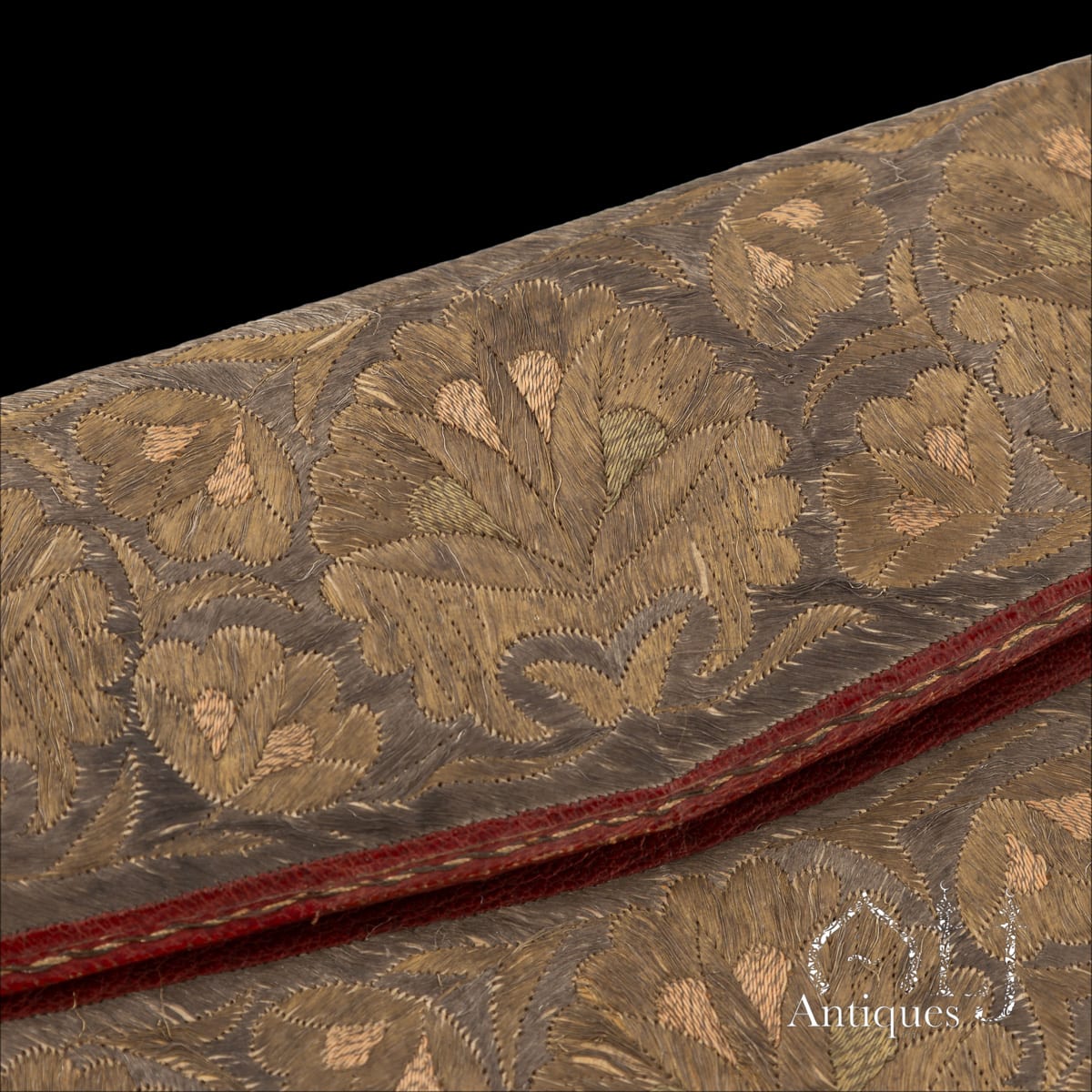 An Exceptional Ottoman Gold, Silver and Polychrome Silk Embroidered Morocco Leather Letter and Document Wallet (Brieftasche), Inscribed "Constantinople 1742" and "Thomas Hewett" Constantinople (Istanbul), Ottoman Empire, Dated 1742 - Image 12