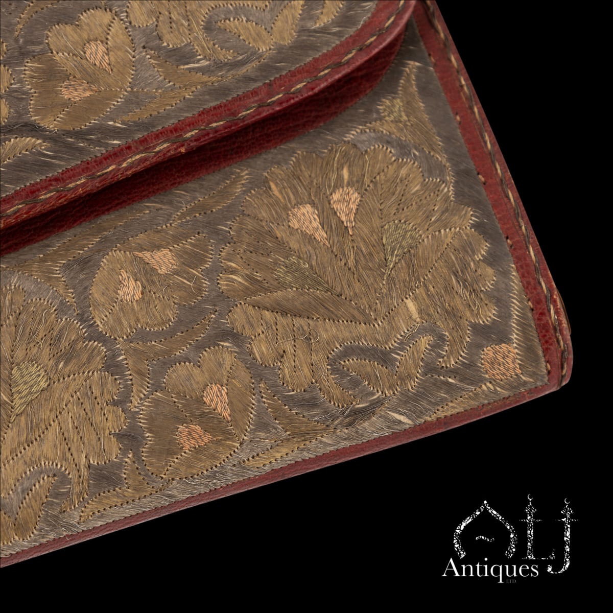 An Exceptional Ottoman Gold, Silver and Polychrome Silk Embroidered Morocco Leather Letter and Document Wallet (Brieftasche), Inscribed "Constantinople 1742" and "Thomas Hewett" Constantinople (Istanbul), Ottoman Empire, Dated 1742 - Image 15