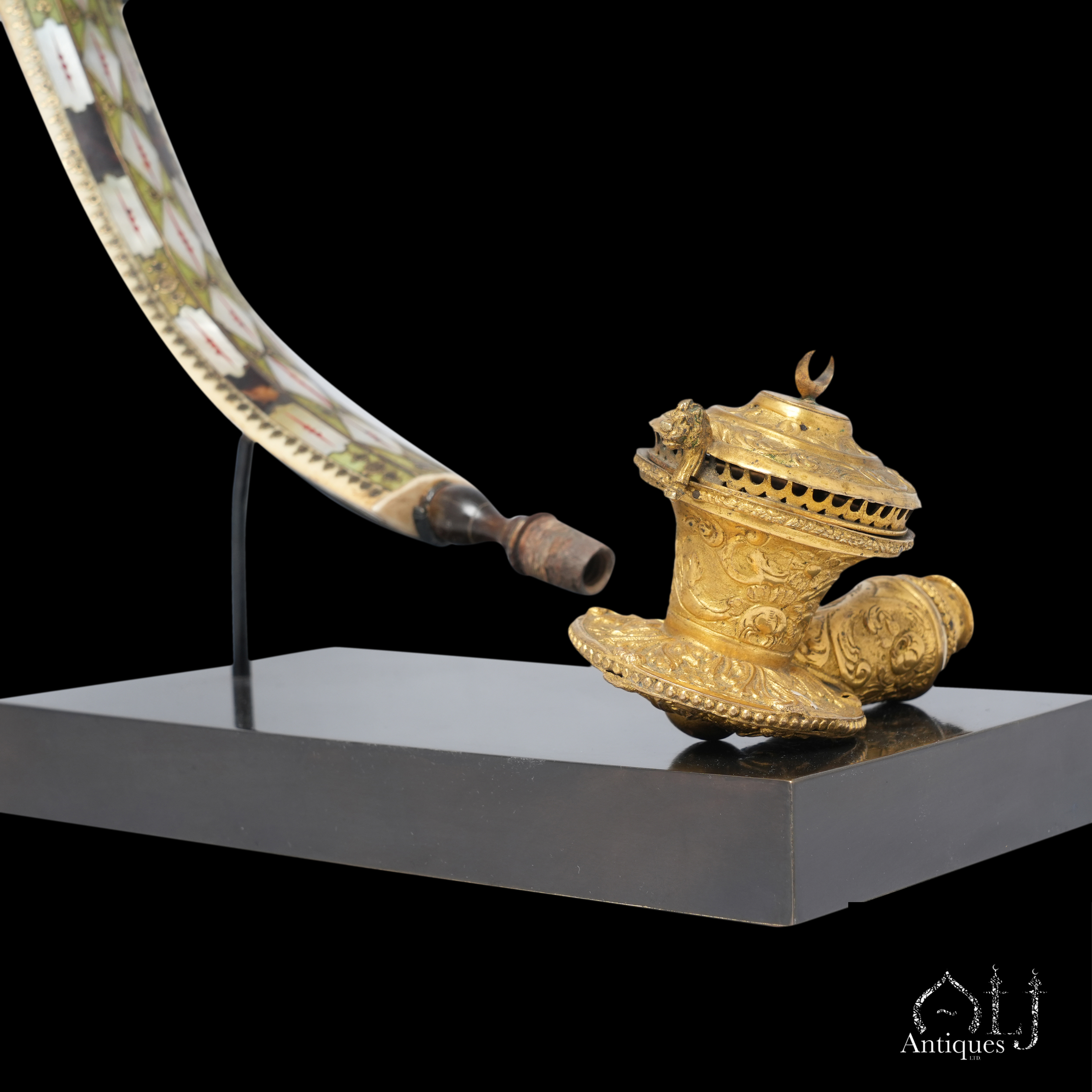 An Ottoman Çubuk Long Smoking Pipe with Tombak Bowl Bone, Horn and Mother-of-Pearl Inlaid Shaft with Brass Micro-Mosaic Decoration, Probably Istanbul, Late 18th – Early 19th Century. - Image 9
