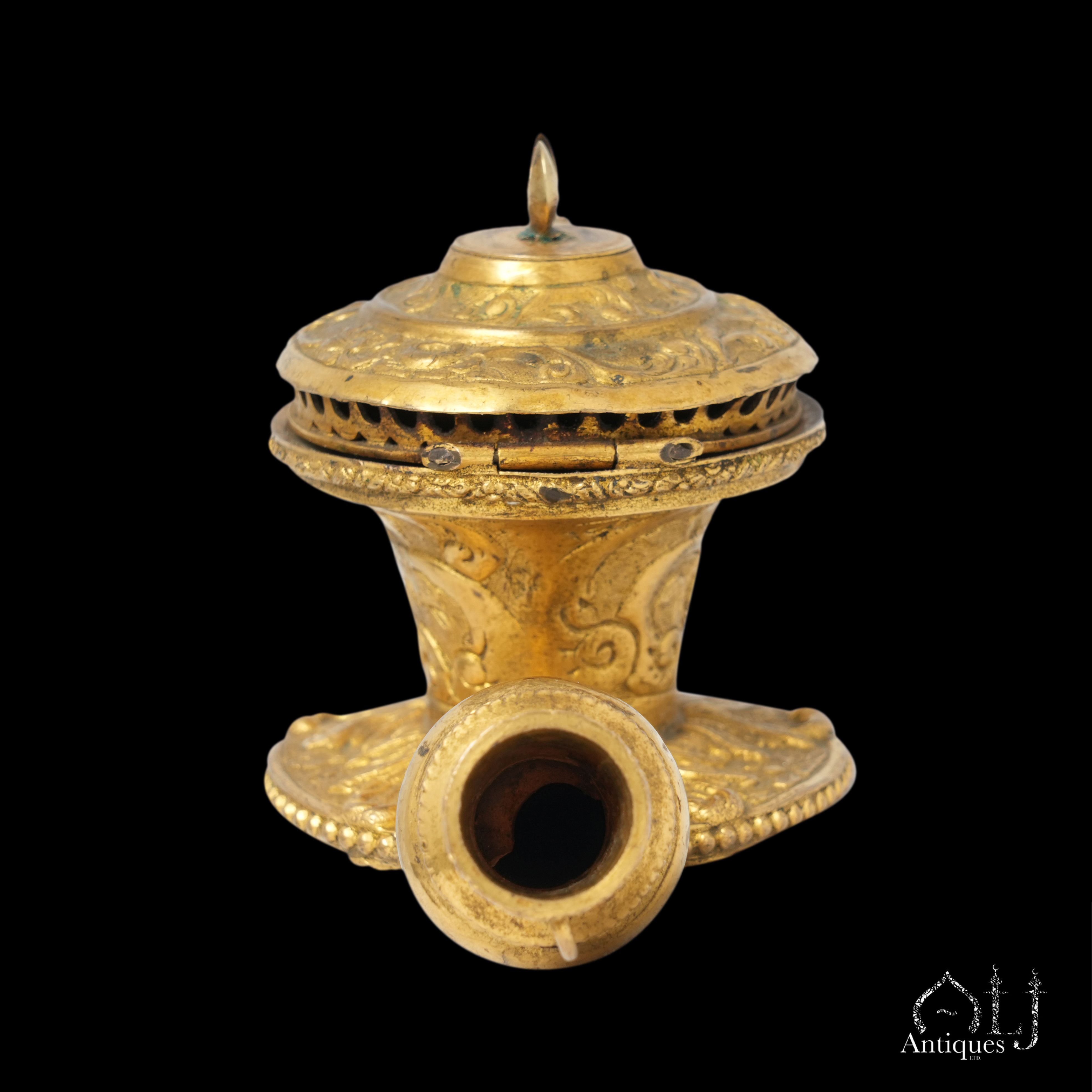 An Ottoman Çubuk Long Smoking Pipe with Tombak Bowl Bone, Horn and Mother-of-Pearl Inlaid Shaft with Brass Micro-Mosaic Decoration, Probably Istanbul, Late 18th – Early 19th Century. - Image 12